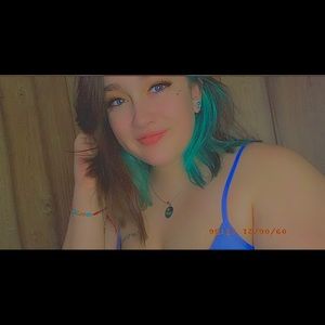 Meet your Posher, Laela